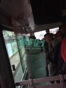 重庆妹纸坐813公交车遇色狼 被各种语言骚扰