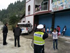 核载9人实载18人 面包车驾驶员面临从重处罚