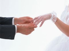 男子用送给前任的戒指求婚 现任知晓后果断提分手