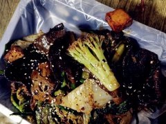 食客吃到“天价”烧烤 老板娘却不愿公开账单