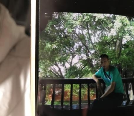 生命最后一刻 公交司机将车停路边救一车人