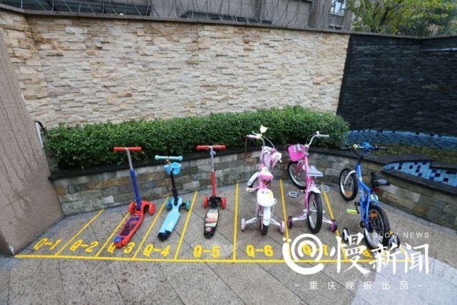 幼儿园设迷你停车位走红 小朋友为抢车位每天早起