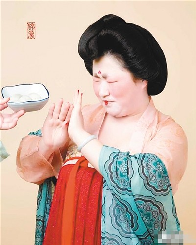扮“唐朝胖仕女” 重庆妹表情包走红