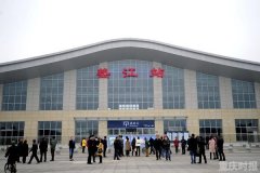 坐渝万高铁到垫江 下火车20分钟就可赏牡丹花