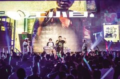 “歌王”韩磊来渝直言 音乐选秀节目模仿太重