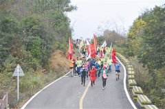 男神女神来了 黄水慢走季靓了