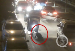 开车撞人 女司机送医途中丢下伤者跑了