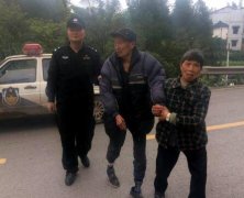 八旬迷路老人患有老年痴呆 民警积极救助送他回家