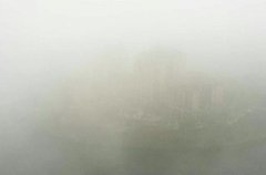 ​重庆​连续6天遭遇大雾 引发多起追尾事故