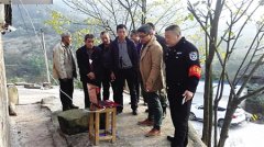 普及、讲解防盗知识 渝北民警有另一种打开方式