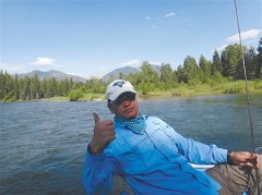 在海上漂流 与大鱼“斗智斗勇” 有种另类旅行方式叫海钓