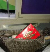 “马大哈”们看过来 公交车上这些位置易丢东西