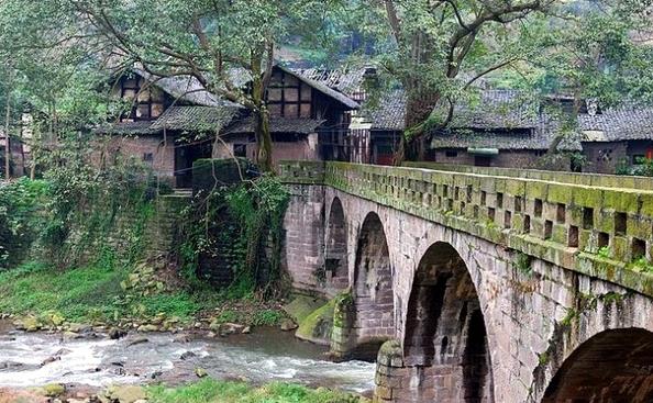 1481712117504084.jpg 特色小镇 04.jpg