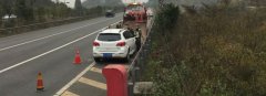 险！越野车隧道抛锚 乘客不肯下车只因“怕冷”