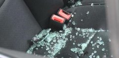 重庆一夜之间多车被砸 停路边的车都要小心