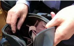 涪陵醉酒乘客提包遗落，好心的哥及时送还