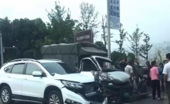 重庆江南新区突发车祸