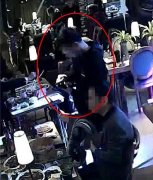 重庆服务员复制盗刷顾客银行卡涉案金额上百万元