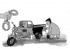 重庆重邮宿舍一人把风一人偷 停在空地的摩托凭空消失