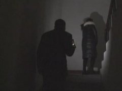 重庆一小区8部电梯全停运 300多住户摸黑爬楼梯