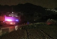 两姐妹图好耍上演真实版“偷菜”被抓正着