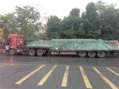只能拉49吨货的货车 他通过伪造通行证拉了95.6吨货
