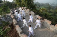 “微长城”亮相景区 市民健身赏景两不误