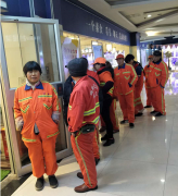环卫工每晚8点 都能来这家餐厅吃免费晚餐