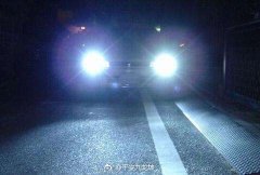 电动车夜间行车尾灯不亮 大货车“抵拢”才发现