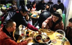 重庆最后的“三拖一” 老板脾气火爆气走不少顾客