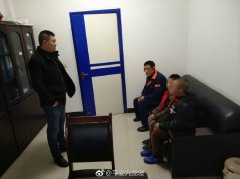 熊孩子搭帐篷生火过家家 民警巡逻发现火情及时灭险
