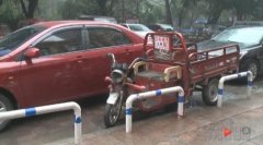 有人买报废三轮车 竟是为了占车位
