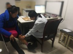 重庆一女子跳绳 差点把膝关节废了