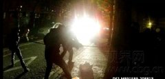 两男子醉酒后掉河中 所幸民警将其成功救上岸