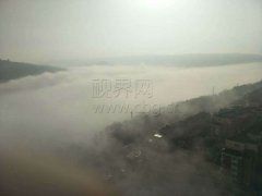 江津现平流雾奇观 长江两岸如幻境